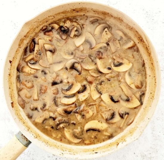 Garlic mushroom soup