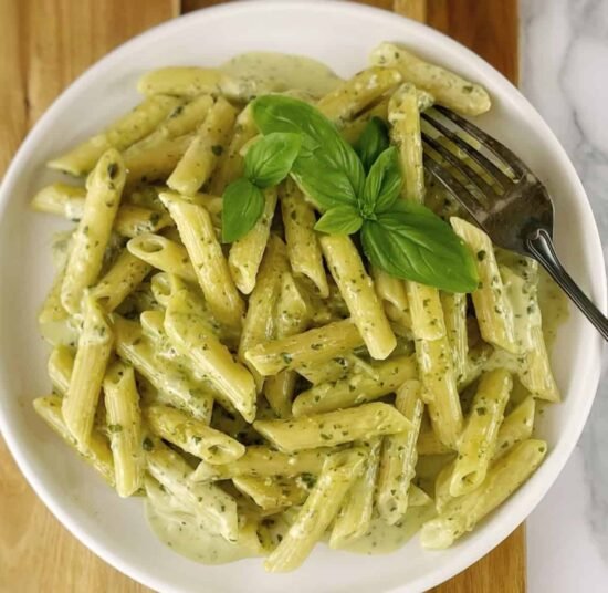 Pasta with pesto sauce veg