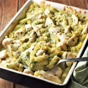 Pasta with pesto sauce Non-veg